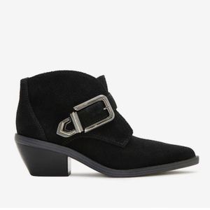 Vince Camuto Ashena Bootie in black size 7 western